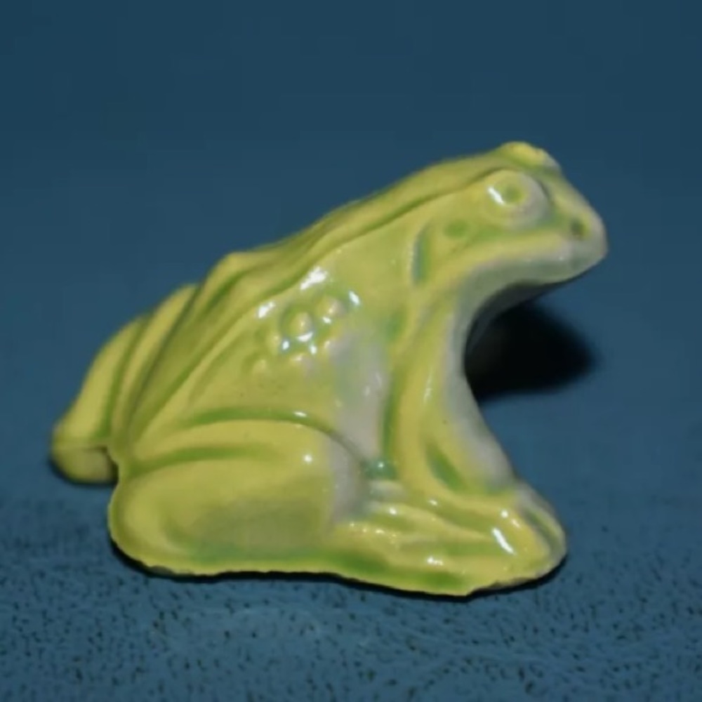 Vintage Wade of England Red Rose Tea Frog Figurine